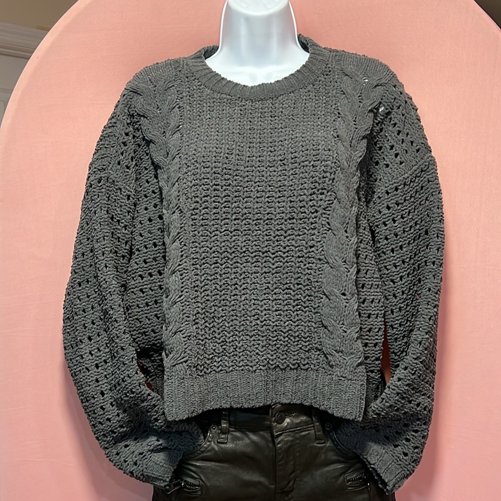 Hollister Sweater size S